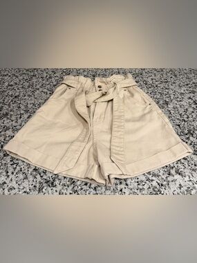 H&M High-Waist Tie-Belt Paperbag Shorts — Beige